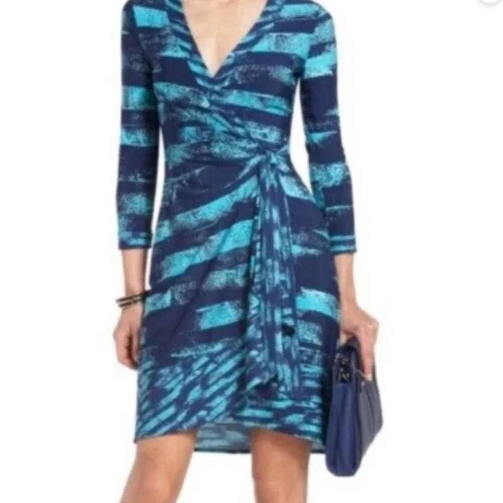 BCBG Maxazria Alberta printed wrap dress, Size Small